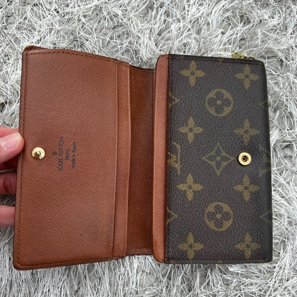 LOUIS VUITTON MONOGRAM WALLET - Picture 6 of 13